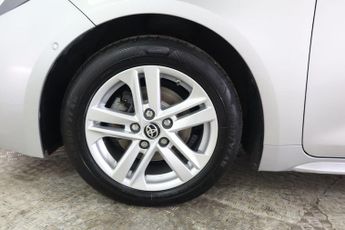 TOYOTA COROLLA 1.8 VVT-h Icon Tech Touring Sports CVT Euro 6 (s/s) 5dr