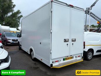 MAXUS EDELIVER 9 White 65kWh electric Luton van, 17,060 miles, Automatic, 10in To