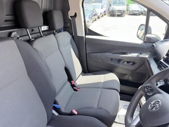 VAUXHALL Combo Electric Black 2300 50kWh Sportive electric van, 25,500 miles, Automatic,