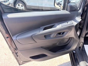 VAUXHALL Combo Electric Black 2300 50kWh Sportive electric van, 25,500 miles, Automatic,