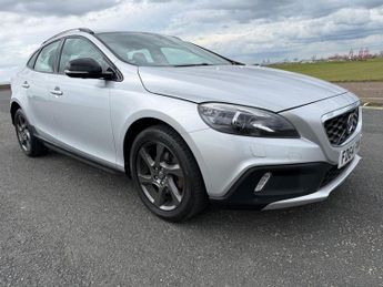 VOLVO V40 CROSS COUNTRY 1.6 D2 Lux Hatchback 5dr Diesel Powershift Euro 5 (s/s) (115 ps)
