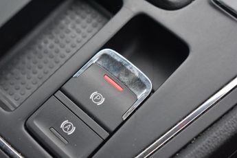 SEAT LEON 1.6 TDI SE Dynamic Technology Hatchback 5dr Diesel DSG Euro 6 (s