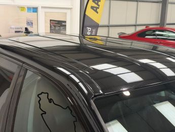 LAND ROVER DISCOVERY SPORT 2.0 TD4 SE Tech SUV 5dr Diesel Auto 4WD Euro 6 (s/s) (180 ps)