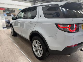 LAND ROVER DISCOVERY SPORT 2.0 TD4 HSE SUV 5dr Diesel Auto 4WD Euro 6 (s/s) (180 ps)