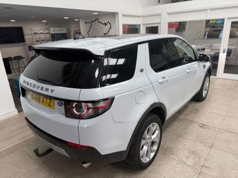 LAND ROVER DISCOVERY SPORT 2.0 TD4 HSE SUV 5dr Diesel Auto 4WD Euro 6 (s/s) (180 ps)