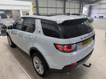 LAND ROVER DISCOVERY SPORT 2.0 TD4 HSE SUV 5dr Diesel Auto 4WD Euro 6 (s/s) (180 ps)