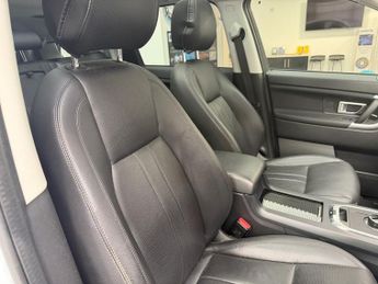 LAND ROVER DISCOVERY SPORT 2.0 TD4 HSE SUV 5dr Diesel Auto 4WD Euro 6 (s/s) (180 ps)