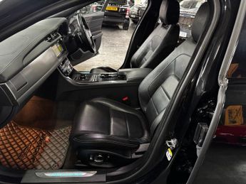 JAGUAR XF 3.0d V6 S Sportbrake 5dr Diesel Auto Euro 6 (s/s) (300 ps)