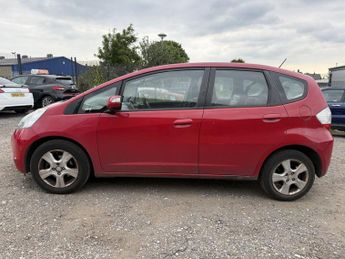 HONDA JAZZ 1.4 i-VTEC ES Hatchback 5 Door Petrol Manual Red 1 Former Keeper