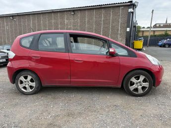 HONDA JAZZ 1.4 i-VTEC ES Hatchback 5 Door Petrol Manual Red 1 Former Keeper