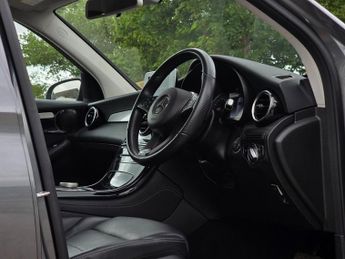 MERCEDES-BENZ GLC 2.1 GLC220d Urban Edition SUV 5dr Diesel G-Tronic+ 4MATIC Euro 6