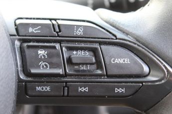 TOYOTA YARIS 1.5 VVT-h Design Hatchback 5dr Petrol Hybrid E-CVT Euro 6 (s/s) 