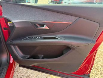PEUGEOT 3008 1.5 BlueHDi Allure SUV 5dr Diesel EAT Euro 6 (s/s) (130 ps)