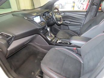 FORD KUGA 2.0 TDCi ST-Line SUV 5dr Diesel Powershift AWD Euro 6 (s/s) (180