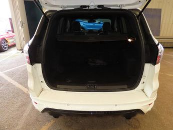 FORD KUGA 2.0 TDCi ST-Line SUV 5dr Diesel Powershift AWD Euro 6 (s/s) (180
