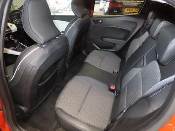 RENAULT CLIO 1.6 E-TECH Techno Hatchback 5dr Petrol Hybrid Auto Euro 6 (s/s) 