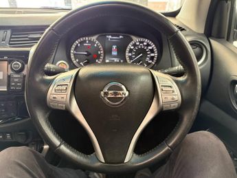 NISSAN NAVARA 2.3 dCi Tekna Pickup Double Cab 4dr Diesel Auto 4WD Euro 6 (190 