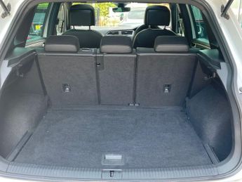 VOLKSWAGEN TIGUAN 2.0 TDI R-Line SUV 5dr Diesel DSG Auto 