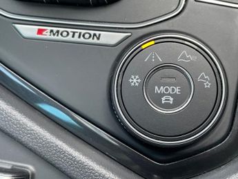 VOLKSWAGEN TIGUAN 2.0 TDI R-Line SUV 5dr Diesel DSG Auto 