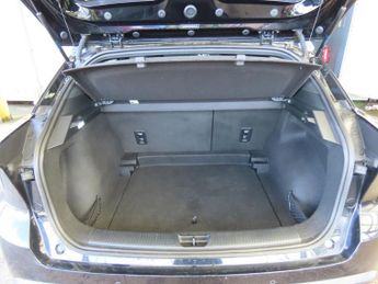 MG MG 4 64kWh Trophy Long Range Hatchback 5dr Electric Auto (203 ps)