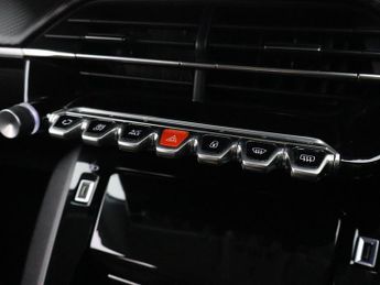 PEUGEOT E-208 50kWh Allure Hatchback 5dr Electric Auto (136 ps)