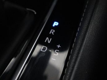TOYOTA COROLLA 2.0 VVT-h GPF Design Touring Sports 5dr Petrol Hybrid CVT Euro 6