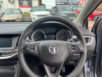VAUXHALL ASTRA 1.4i Turbo Design Hatchback 5dr Petrol Auto Euro 6 (s/s) (150 ps
