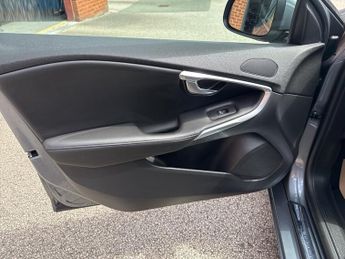 VOLVO V40 1.5 T3 GPF Inscription Hatchback 5dr Petrol Auto Euro 6 (s/s) (1