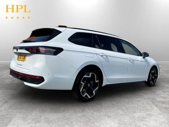 VOLKSWAGEN PASSAT 1.5 TSI eHybrid 19.7kWh R-Line Estate 5dr Petrol Plug-in Hybrid 