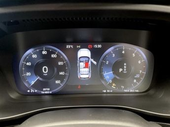 VOLVO XC40 2.0 T4 R-Design Pro SUV 5dr Petrol Auto AWD Euro 6 (s/s) (190 ps