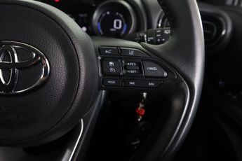 TOYOTA YARIS 1.5 VVT-h Design E-CVT Euro 6 (s/s) 5dr