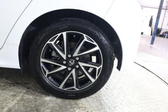 TOYOTA YARIS 1.5 VVT-h Design E-CVT Euro 6 (s/s) 5dr
