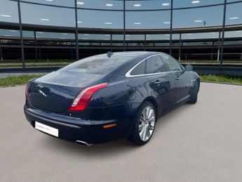 JAGUAR XJ 3.0d V6 Portfolio Saloon 4dr Diesel Auto Euro 5 (s/s) (275 ps)