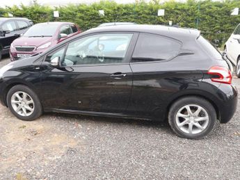 PEUGEOT 208 1.2 VTi Style Hatchback 3dr Petrol Manual Euro 5 (82 ps)