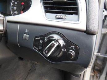 AUDI A4 2.0 TDI Technik Saloon 4dr Diesel Manual Euro 5 (s/s) (170 ps)