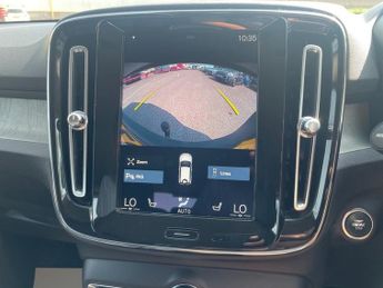 VOLVO XC40 2.0 B4 MHEV Inscription Pro SUV 5dr Petrol Hybrid Auto Euro 6 (s