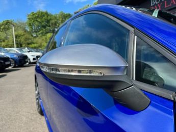 VOLKSWAGEN GOLF 2.0 TSI R Hatchback 5dr Petrol DSG 4Motion Euro 6 (s/s) (320 ps)