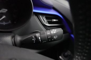 TOYOTA C-HR 2.0 VVT-h Dynamic SUV 5dr Petrol Hybrid CVT Euro 6 (s/s) (184 ps