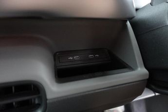 VOLKSWAGEN ID. BUZZ Pro 77kWh Life MPV 5dr Electric Auto (204 ps)