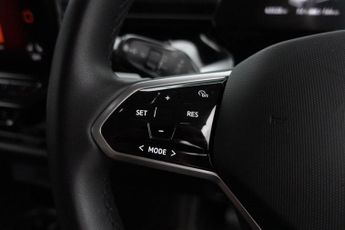 VOLKSWAGEN ID. BUZZ Pro 77kWh Life MPV 5dr Electric Auto (204 ps)