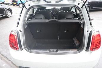 MINI Electric Hatch Cooper SE 32.6kWh Level 1 Hatchback 3dr Electric Auto (184 ps)