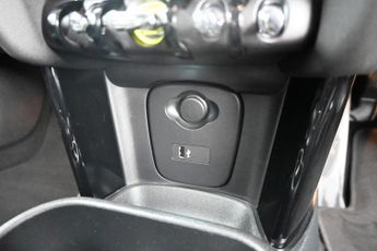 MINI Electric Hatch Cooper SE 32.6kWh Level 1 Hatchback 3dr Electric Auto (184 ps)