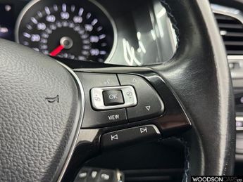 VOLKSWAGEN E-GOLF 35.8kWh e-Golf Hatchback 5dr Electric Auto (136 ps)