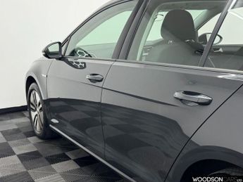 VOLKSWAGEN E-GOLF 35.8kWh e-Golf Hatchback 5dr Electric Auto (136 ps)