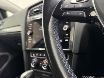 VOLKSWAGEN E-GOLF 35.8kWh e-Golf Hatchback 5dr Electric Auto (136 ps)