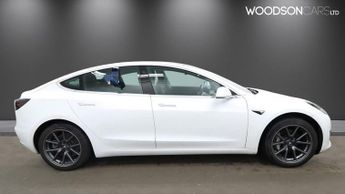 TESLA Model 3 Standard Range Plus Saloon 4dr Electric Auto RWD (241 bhp)