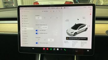 TESLA Model 3 Standard Range Plus Saloon 4dr Electric Auto RWD (241 bhp)
