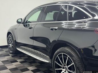 MERCEDES-BENZ EQC EQC 400 80kWh AMG Line SUV 5dr Electric Auto 4MATIC (408 ps)