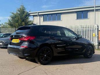 BMW 1 SERIES 1.5 118i Sport Hatchback 5dr Petrol DCT Euro 6 (s/s) (140 ps)
