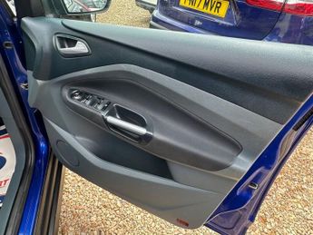 FORD GRAND C-MAX 1.6 TDCi Zetec MPV 5dr Diesel Manual Euro 5 (115 ps)
